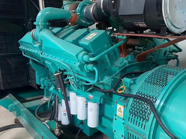 西盟更换100kW柴油发电机组机油时，需要注意哪些事项？